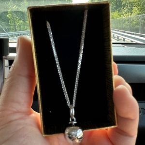 18karat White gold tiffany inspired necklace